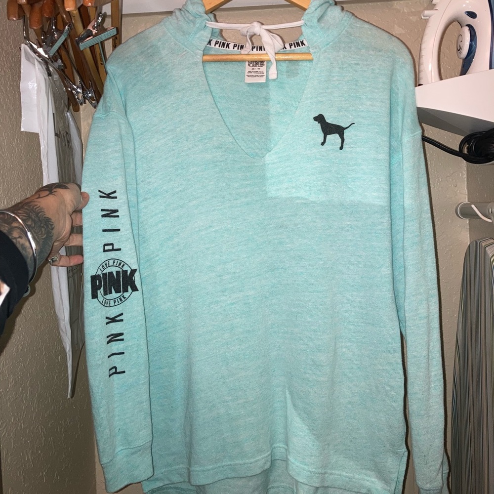 PINK Light weight pull over teal color.